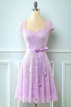 Robe En Dentelle à Manches Courtes