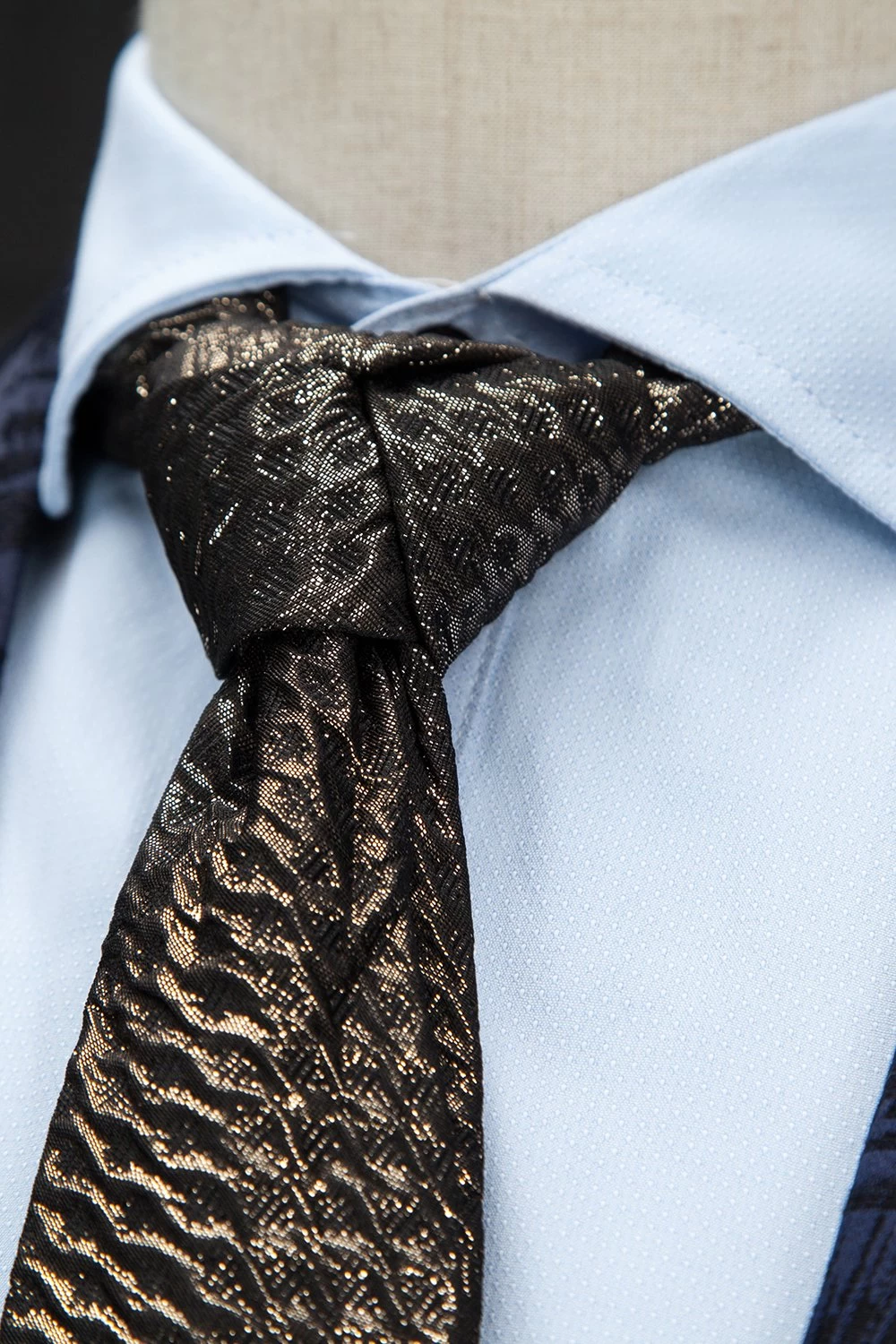 Costume Pour Homme 2 Pièces à Revers Cranté Bleu Foncé 6 Costume Pour Homme 2 Pièces à Revers Cranté Bleu Foncé – Image 4