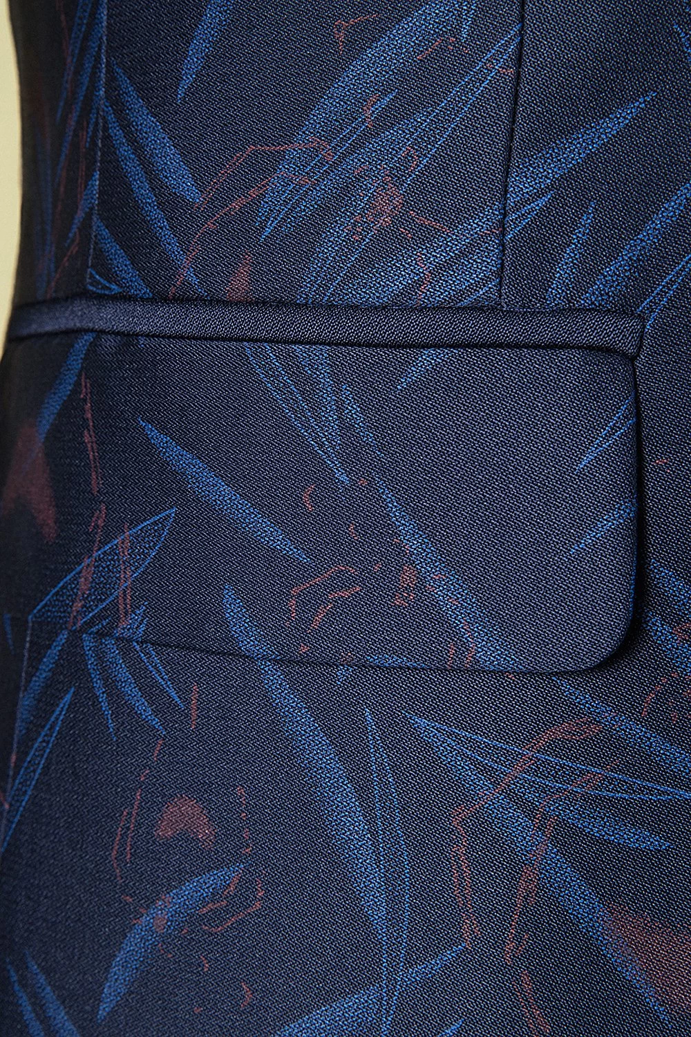 Bleu Foncé à Revers à Pointe Imprimé Smoking 3 Pièces Pour Homme 9 Bleu Foncé à Revers à Pointe Imprimé Smoking 3 Pièces Pour Homme – Image 7