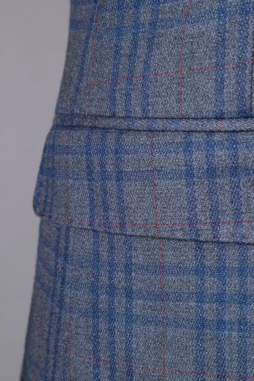 Costume 2 Pièces Pour Homme à Carreaux à Carreaux Bleus à Double Poitrine 8 Costume 2 Pièces Pour Homme à Carreaux à Carreaux Bleus à Double Poitrine – Image 6