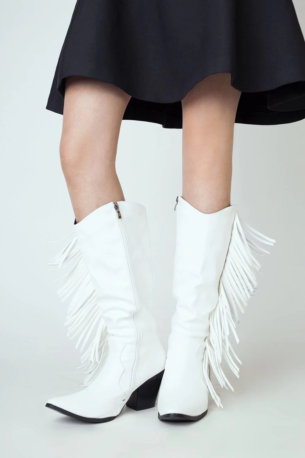 Bottes Hautes à Fermeture éclair Noire Avec Franges 5 Bottes Hautes à Fermeture éclair Noire Avec Franges – Image 3