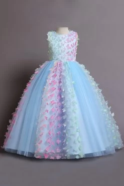 Une Robe De Fille Beige Sans Manches Avec Des Papillons -Zapaka CGLLY30109 20Blue 20 1