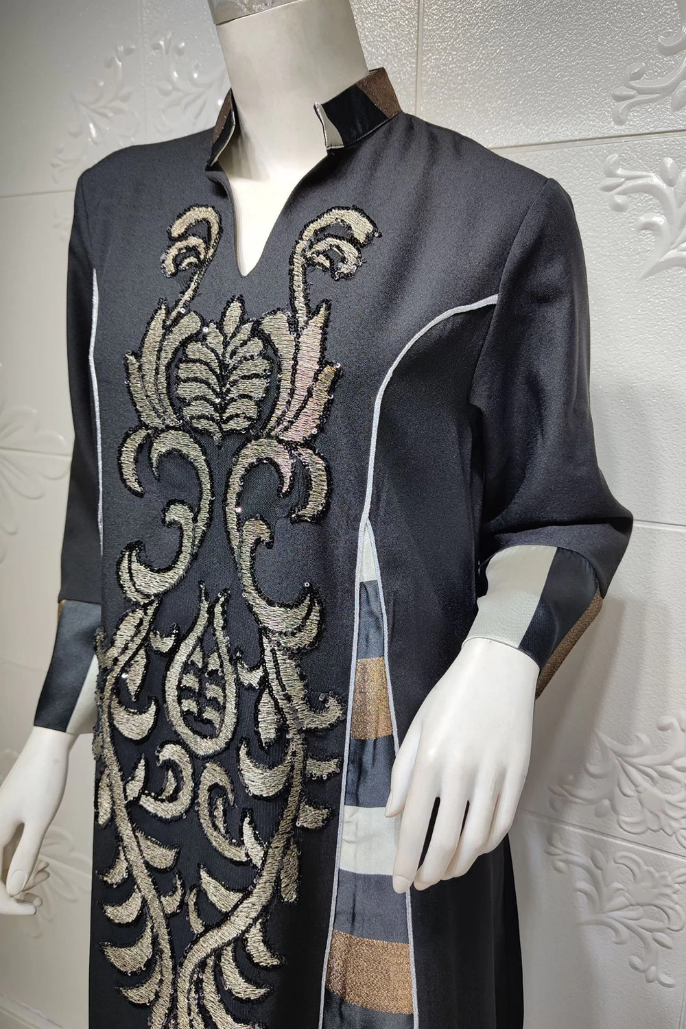 Bourgogne Robe De Soirée Caftan Marocaine 8 Bourgogne Robe De Soirée Caftan Marocaine – Image 6