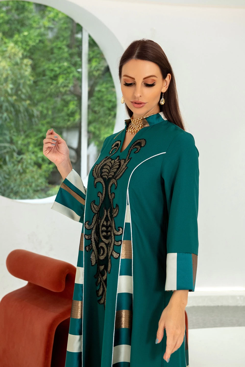 Bourgogne Robe De Soirée Caftan Marocaine 17 Bourgogne Robe De Soirée Caftan Marocaine – Image 15