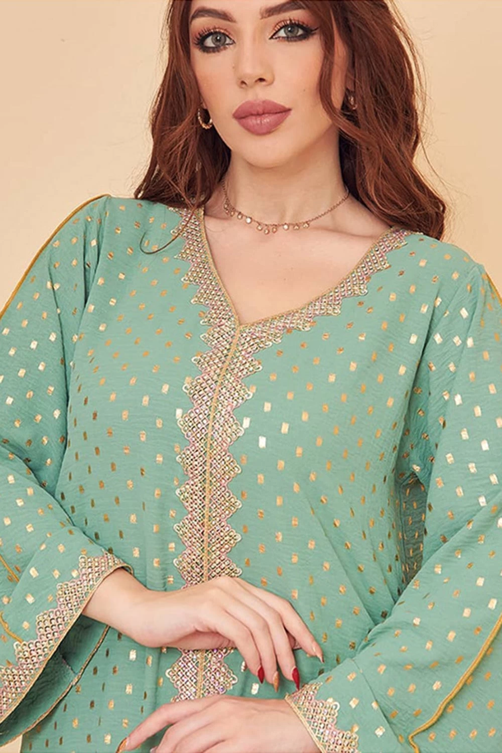 Robe Blanche à Pois Abaya Du Moyen-Orient 21 Robe Blanche à Pois Abaya Du Moyen-Orient – Image 19