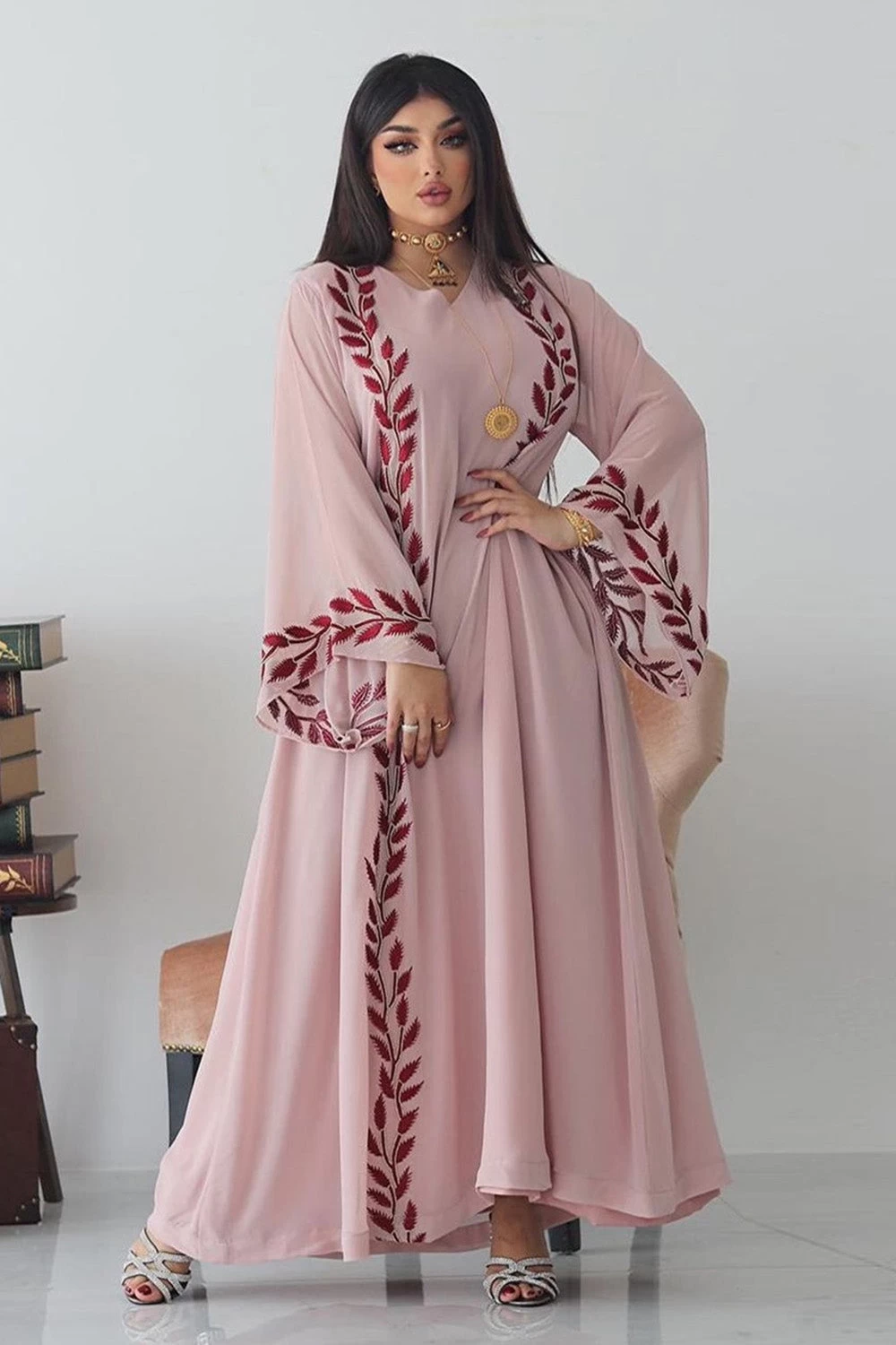 Robe Caftan Abaya Brodée à Manches Longues Avec écharpe 4 Robe Caftan Abaya Brodée à Manches Longues Avec écharpe – Image 2