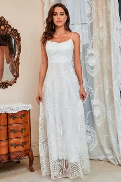 Sangles Spaghetti Blanches Une Robe De Soirée De Ligne