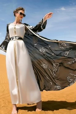 Broderie De Fleurs Noires Et Blanches Abaya 12 Broderie De Fleurs Noires Et Blanches Abaya -Zapaka CGZLZD22009 Black 5