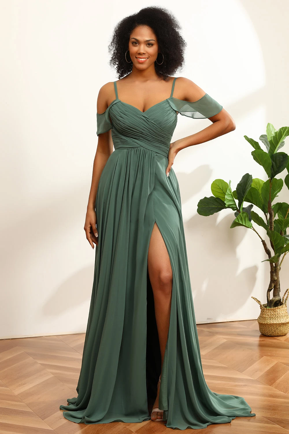 Robe De Demoiselle D'honneur Longue En Mousseline De Soie Eucalyptus Froncée à Lacets Dans Le Dos 6 Robe De Demoiselle D'honneur Longue En Mousseline De Soie Eucalyptus Froncée à Lacets Dans Le Dos – Image 4