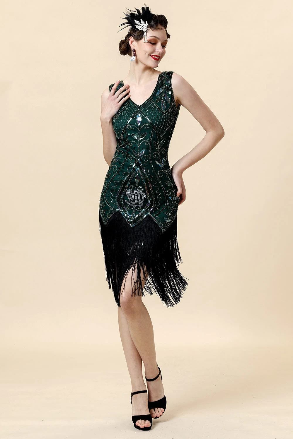 Robe Gatsby à Franges Vertes Avec Ensemble D’accessoires Des Années 20 6 Robe Gatsby à Franges Vertes Avec Ensemble D’accessoires Des Années 20 – Image 4