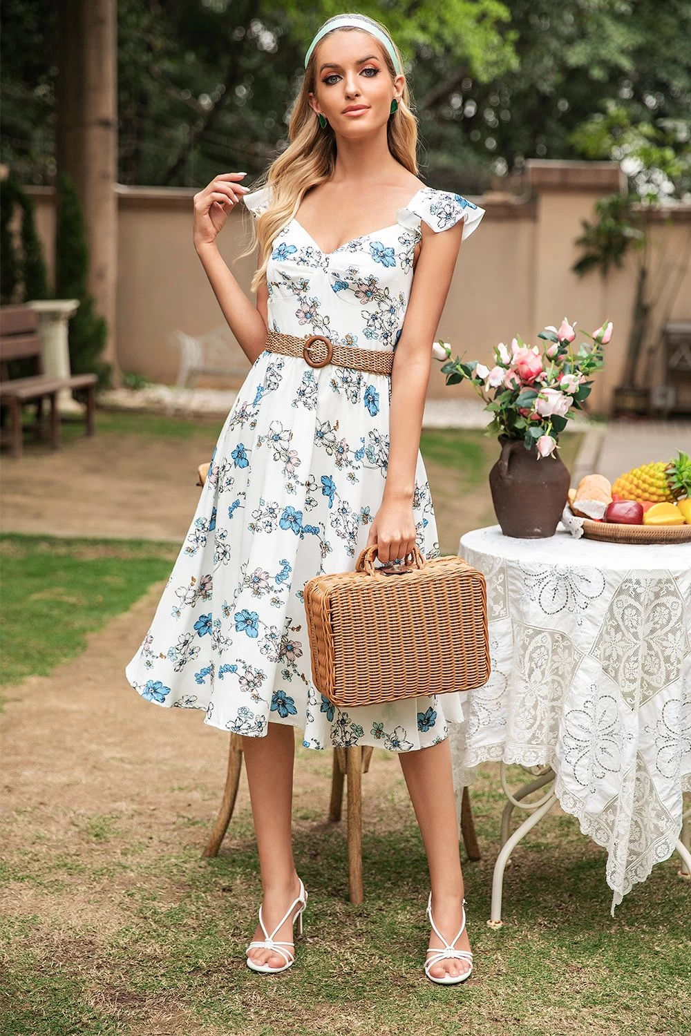 Robe D’été Imprimée Blanche Avec La Douille De Chapeau 6 Robe D’été Imprimée Blanche Avec La Douille De Chapeau – Image 4